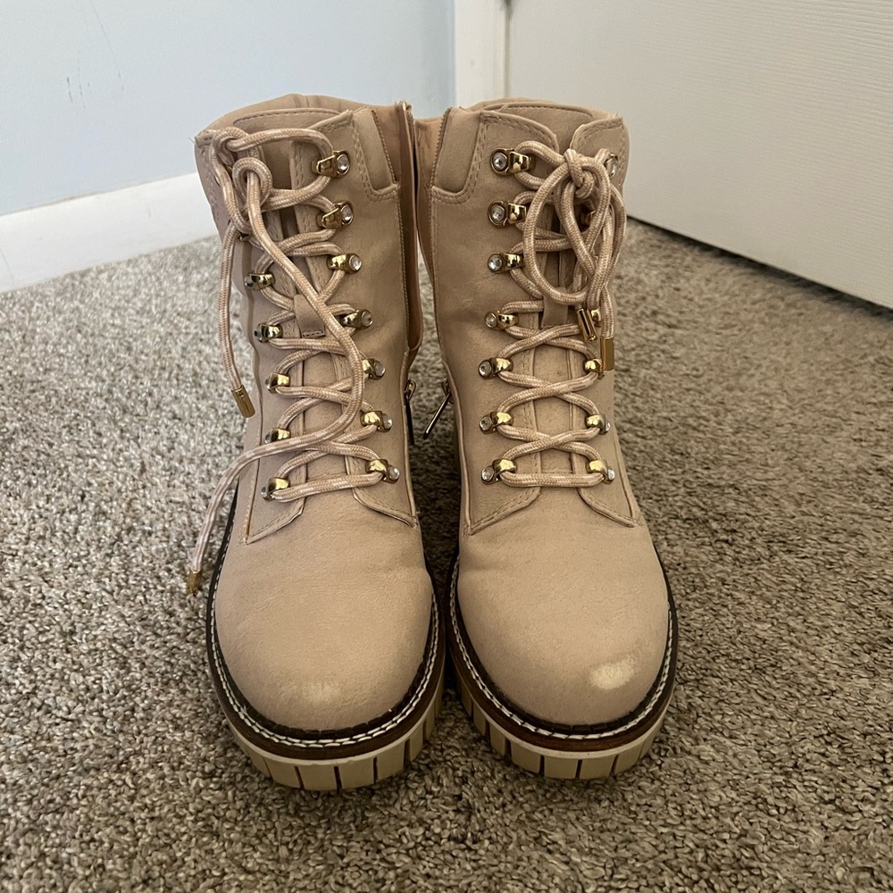 JLO lace up booties Acesor Lug bootie